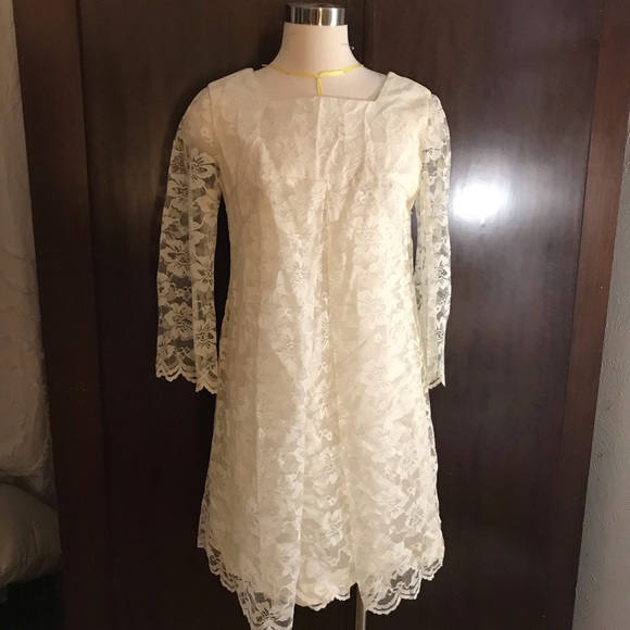 mod white dress